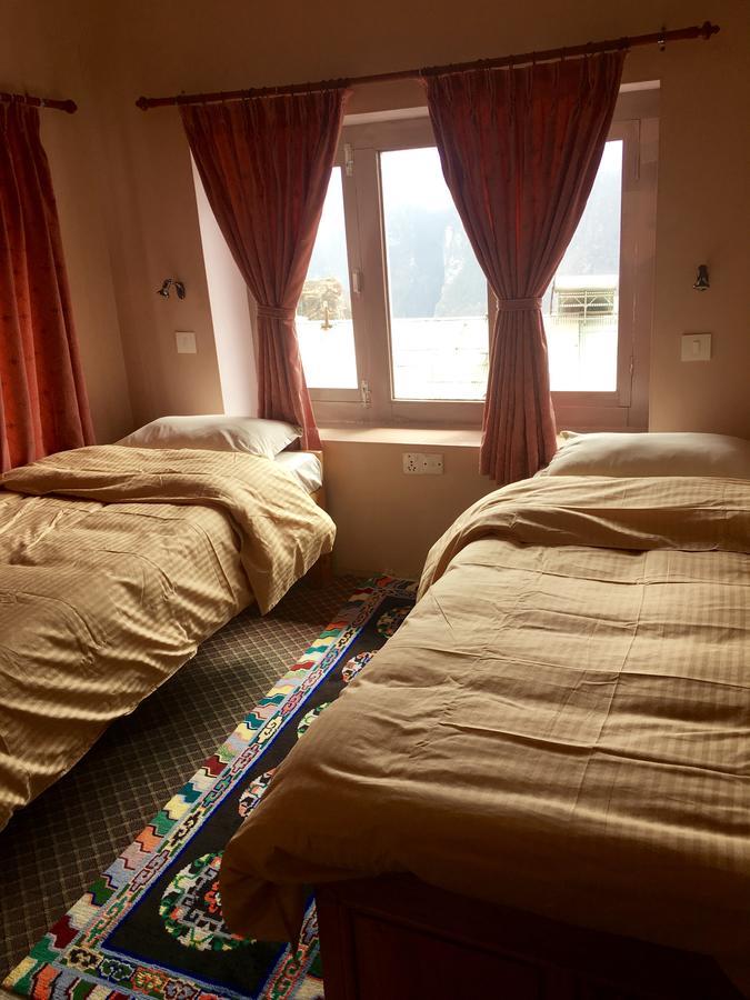 Hotel Khangri Namche Екстериор снимка